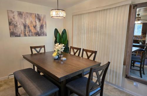 South Holland House | FlexStay - Dolton