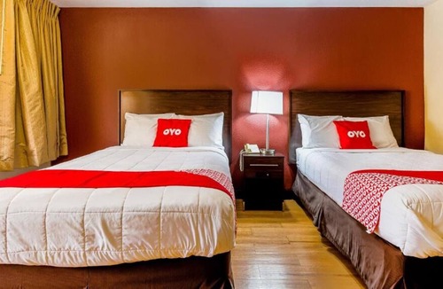 Moline House | For The Whole Family! 4 Relaxing Units, Free Parking, Pets are Allowed