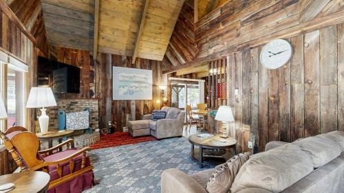 McCall House | Forest Cabin