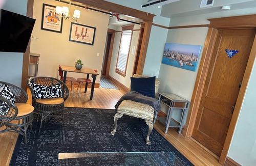 Boystown Apartment | Four bedroom - 2 bathroom apartment
