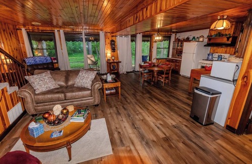 Dundas Cabin | Fox Creek Cabin, Fox Creek Cabin | Cozy & Private Luxury Retreat on 30 Acres in Olney