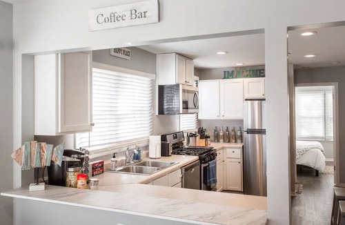 Fox Lake House | Fox Lake "Funcation" ★ 3 King Beds ★ Chain O Lakes