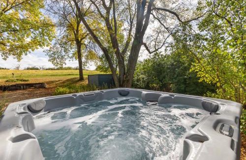 The Galena Territory House | Fox Wood Path Getaway