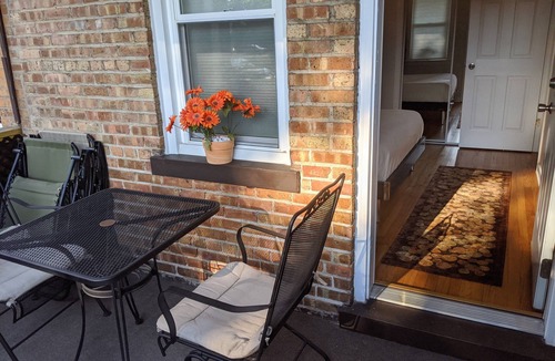 Skokie Condo | Free Parking, Private Terrace Up to 10%off on 30day stay