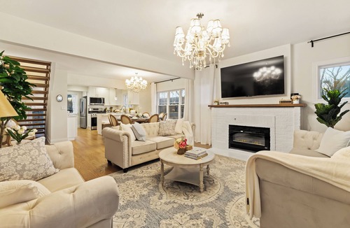 Glen Ellyn Other | French Country Cottage in lovely Glen Ellyn!