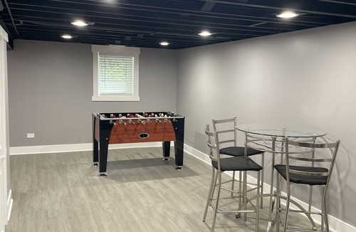 Des Plaines House | Freshly Remodeled Cozy Home