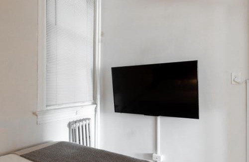West Town Apartment | FRONTDESK Classic Studio Apt in West Town