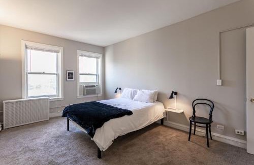 East Hyde Park Apartment | FRONTDESK Historic 2 BR Apt by Jackson Park