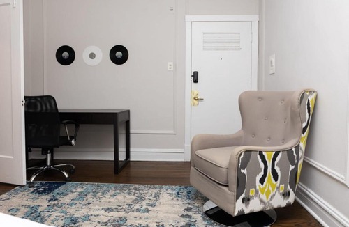 Hyde Park Apartment | FRONTDESK Studio Apt near The Museum of Science