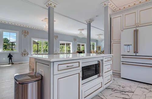 Blakeslee Ski Chalet | Frontlake Luxury Pocono Mansion