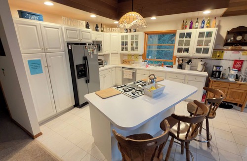 Hunter House | Full house with pool on 6 acre property