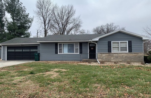 Quincy House | Fully furnished, Charming & Spacious 3-bedroom house in a Quiet Cul-de-Sac!