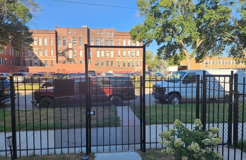 Woodlawn Apartment | Fully furnished, modern short-term stay home near Obama Presidential Library.