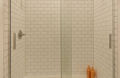 West Lakeview Apartment | Fully Set Up 3BR w/Big Kitchen