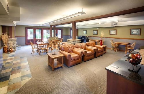 Kalispell Hotel | Fun Nature Trip! 3 Convenient Units, Free Parking, Pool, Pets are Welcome!