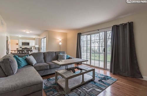 Fox Valley House | Furnished Private home in Aurora sleeps 9 guests