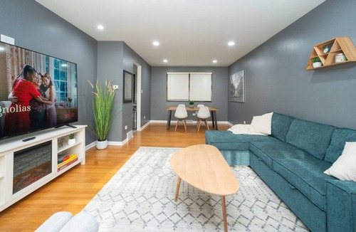 Palos Hills House | Game Room, Basketball Court, Fire Pit and more!