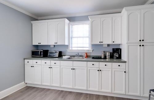 Hamilton Apartment | Gastropub On-Site: Loudoun Wine Country Apartment