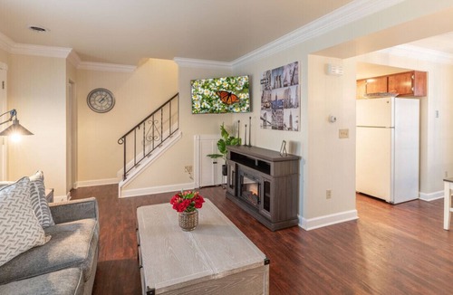 Oswego House | Generous 2-Bedroom New York Inspired Vacation Rental