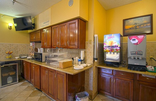 St. Charles Hotel | Geneva Motel Inn