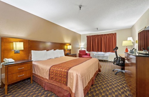 St. Charles Hotel | Geneva Motel