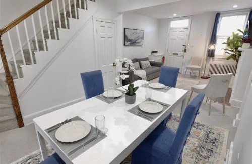 Georgetown House | Georgetown Cobblestone Cottage - Private Parking