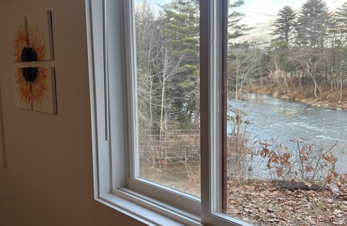 Conway Apartment | Get away to where the rivers meet, between two covered bridges!.