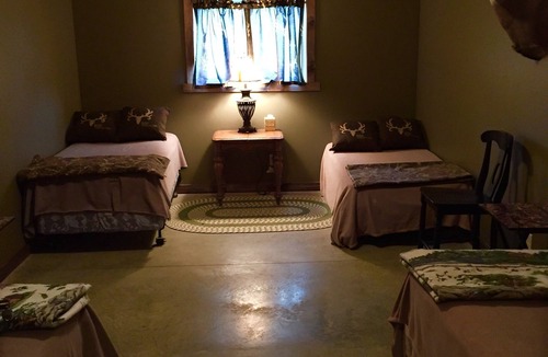Chandlerville Cabin | Ghost Hollow Lodge
