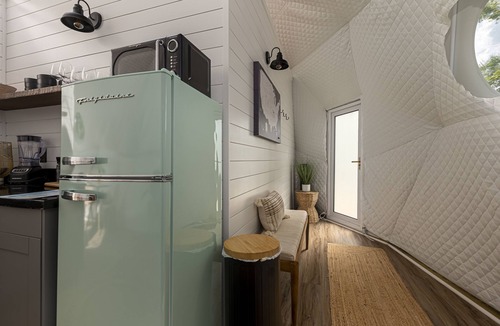 Simpson Apartment | Glamping Dome with Hot Tub in Shawnee Forest