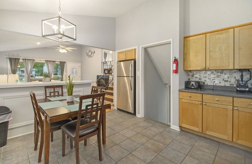 Glen Ellyn House | Glen Ellyn FHS Rental