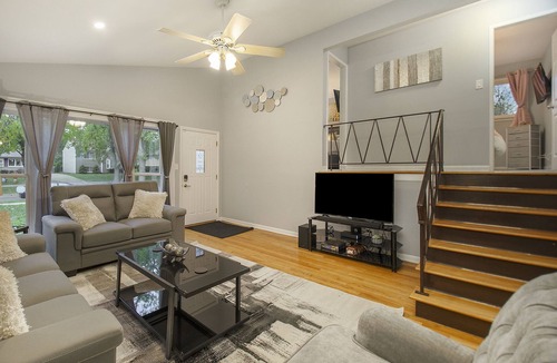 Glen Ellyn House | Glen Ellyn FHS Rental