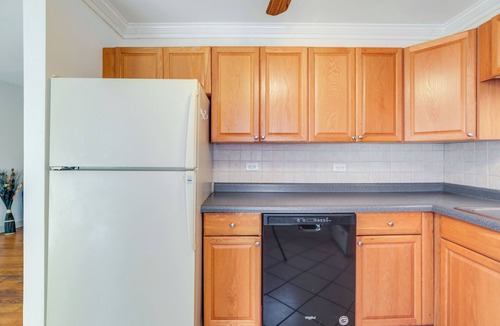 Glendale Heights House | Glendale Heights Home with Office and Backyard!