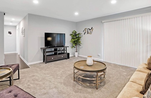 Glendale Heights House | Glendale Heights Rental - Windsor Ln