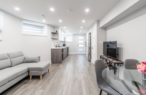 Little Italy Apartment | GLOBALSTAY Modern Basement In DT Toronto