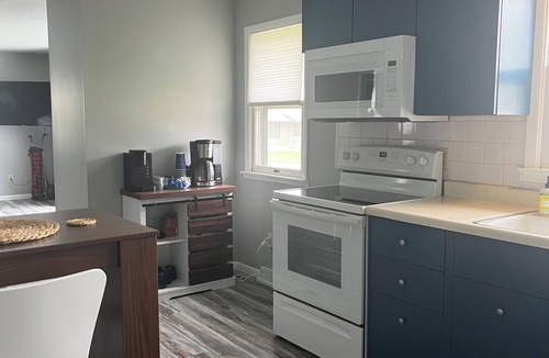 Blandinsville House | Golf and Stay house is next to Twin Oaks Golf Course. Lovely 9 hole golf course.