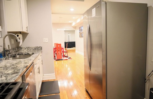 South Shore Apartment | Gorgeous 4BDR in Chicago/15mins from DWTN Brand New!