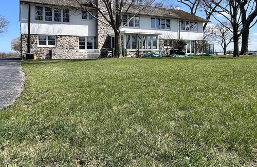 Russell House | GORGEOUS 84 ACRE, 8 BEDROOM, 7 BATHROOM ESTATE WITH PRIVATE POOL!