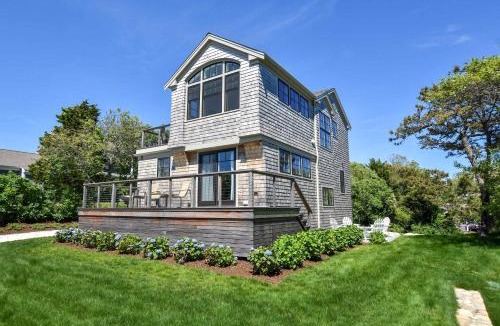 North Eastham House | Gorgeous Architectural Home w Water Views