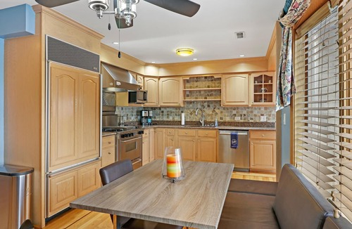 Solon Mills House | Gorgeous Lakefront Estate, Chain O'Lakes Gem~POOL