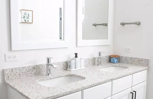 Lombard Apartment | Gorgeous Luxury 1BR | Serene getaway *RARE*