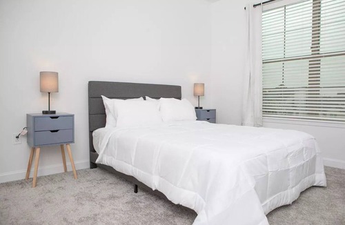 Lombard Apartment | Gorgeous Luxury 1BR | Serene getaway *RARE*