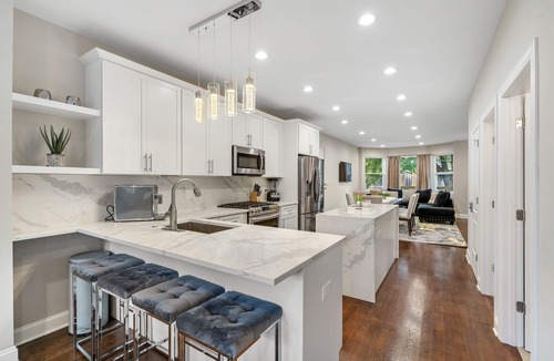 Avondale House | Gorgeous NEW 5 BDR/4BA in Logan Square w/Parking!