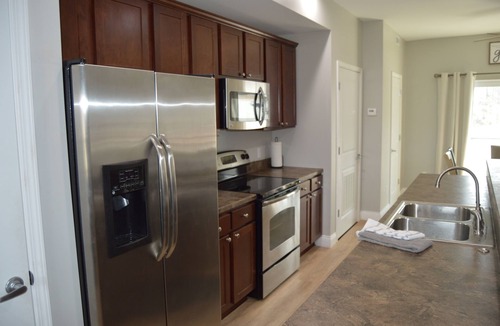 Grafton House | Grafton Escape #2 - River views! Pool! Walking distance to bars/restaurants