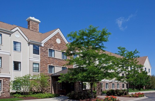 Half Day Condo | Great for Business Travel! Equipped King Suite with Pool Access + Free Breakfast