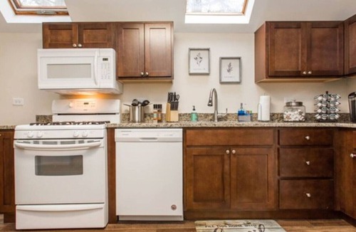 Libertyville Apartment | Great for families DT Libertyville Near Naval Base
