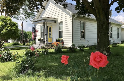 La Salle House | Great Homebase Bungalow 10 Mins to Starved Rock - managed by Superhost!