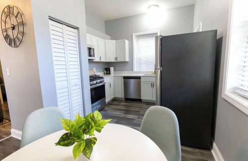 Bridgeport Apartment | Great Location. 5min to McCormick place. Downtown. Chinatown