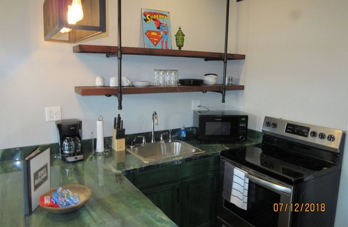 Metropolis Apartment | Great location in the Historic Downtown of Metropolis, Home of Superman