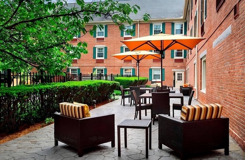 Danvers House | Great Location Near Dane Street Beach! Relaxing and Pet-friendly Accommodation!