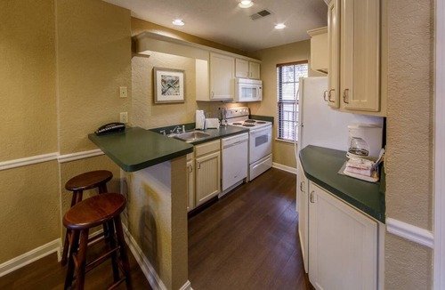 South Lee Hotel | Great Place - 2 BD - Kitchen and Pool